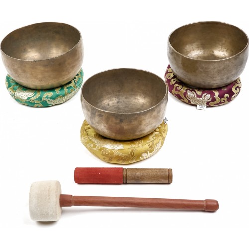 Sestava starých himalájských mís ST 14/3 "Teď a tady"